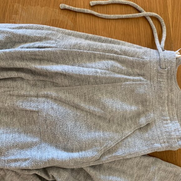 Alo Yoga Soho Matching Set - Picture 13 of 13